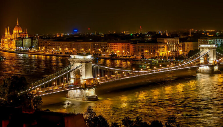 Explora Budapest en Profundidad con una Visita Guiada Personalizada