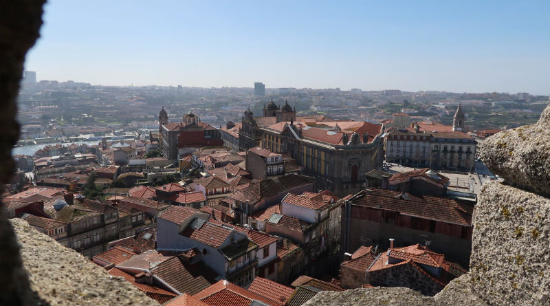 Descubre Oporto y Madrid: Vacaciones Perfectas con Cats Hostels