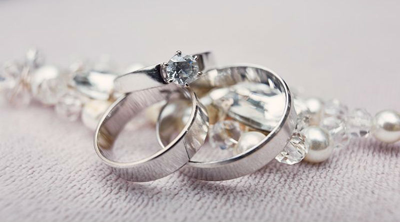 Accesorios de Plata: La Tendencia Atemporal que Nunca Pasa de Moda