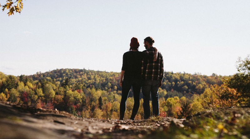Explora el Mundo: La Aventura Infinita de una Pareja Viajeras