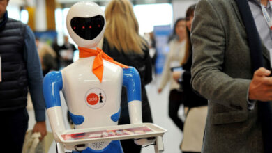 Ventajas de alquilar un robot camarero para hacer inolvidables tus eventos