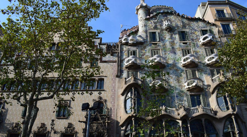 Casa Batlló: Descubre la Magia de ‘Noches de Luna’ en Barcelona