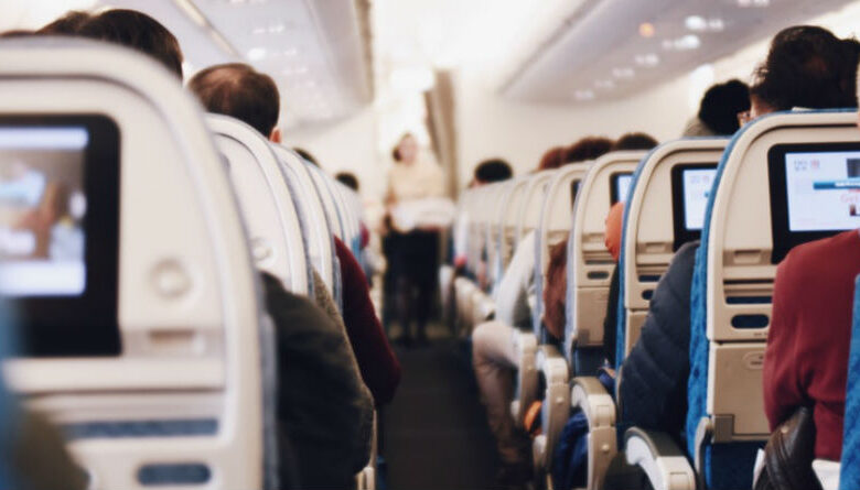Consejos Esenciales de Vestimenta para un Vuelo de Larga Distancia y Máximo Confort