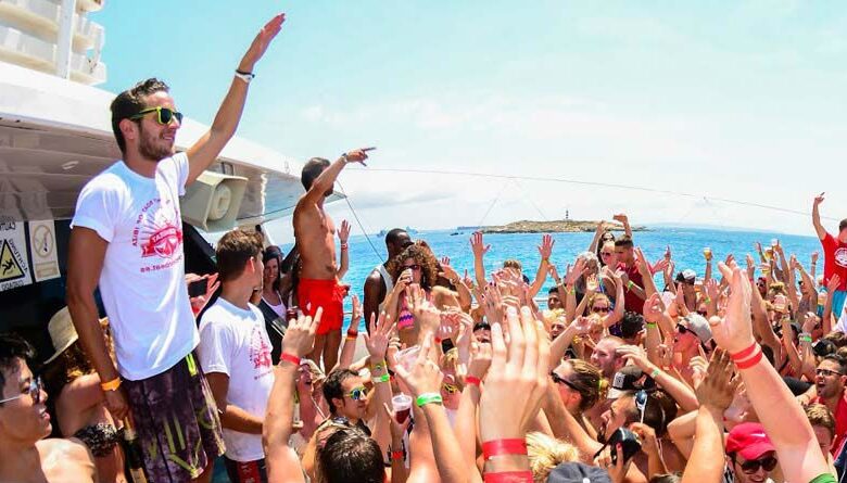 Fiestas en Catamarán: La Experiencia Imperdible en Ibiza para Todos los Veranos