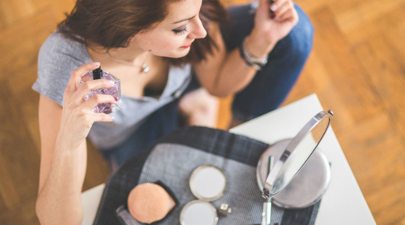 Cinco Perfumes de Mujer Imprescindibles para Dejar Huella Estas Navidades Cinco Perfumes de Mujer Imprescindibles para Dejar Huella Estas Navidades