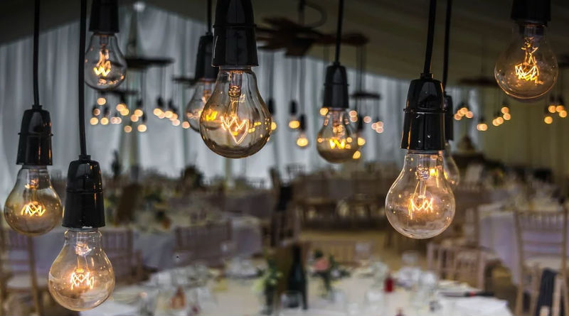 Importancia de la Iluminación en Bodas: Claves para Crear Ambientes Mágicos y Memorables