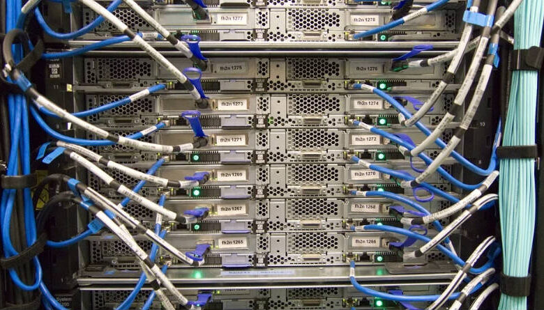 Distribución de Fibra Óptica y Servidores Rack: Soluciones Eficientes para tu Negocio